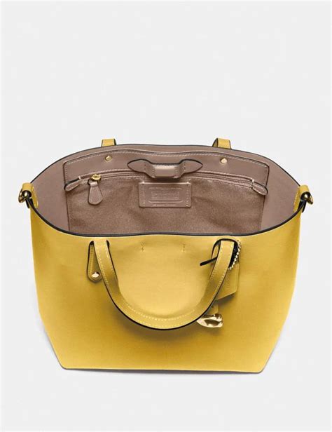 coach central shopper tote.